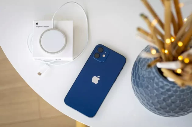Apple iPhone 12