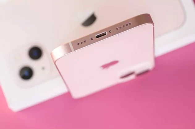 Apple iPhone 13